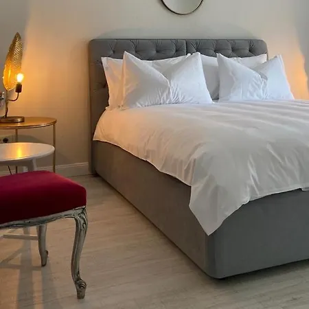 Tagoo Hotel *